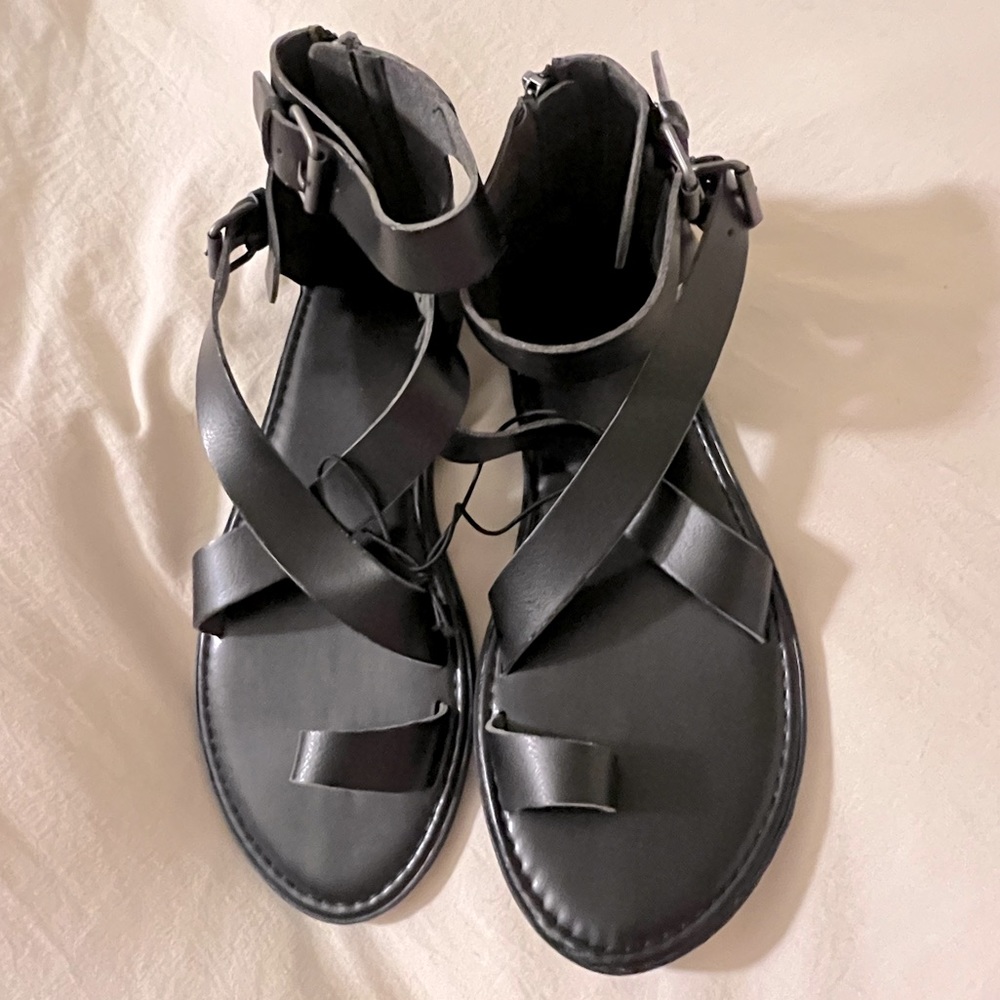 Free Ship! NWT! Target Womens Black Leather Gladiator Sandals, Size 7.5